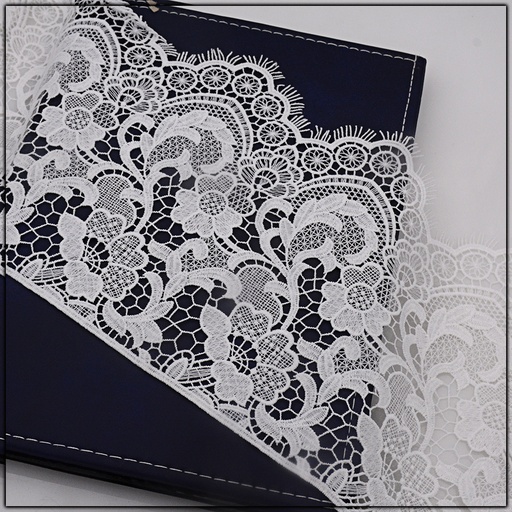 [AY86762-16-WHITE] One Side Border Shuttle Lace