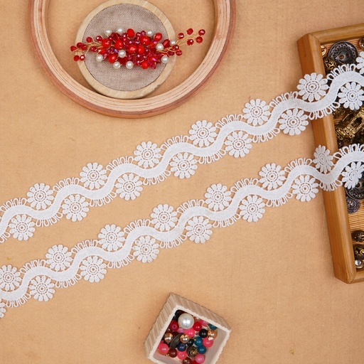 [D17636 WHITE] Sunflower Design Shuttle Lace