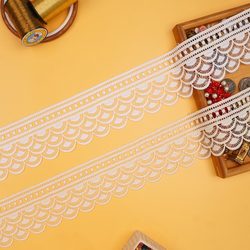 One Side Border Shuttle Lace