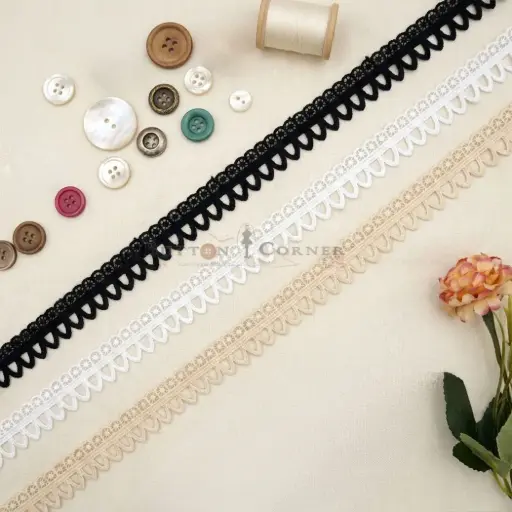 One Side Border Shuttle Lace