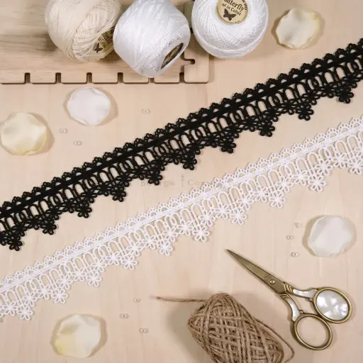 One Side Border Shuttle Lace