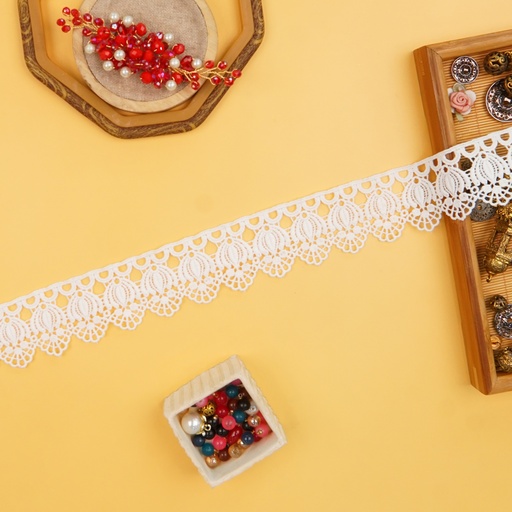 [D17894 WHITE] One Side Border Shuttle Lace