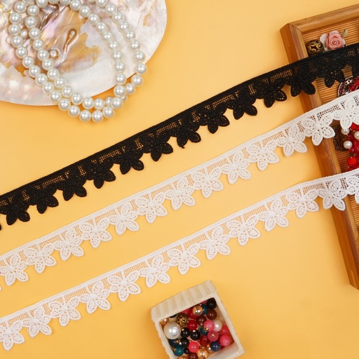 One Side Border Shuttle Lace