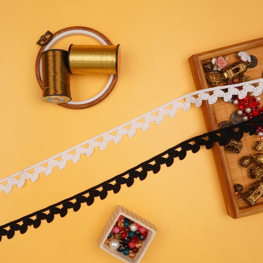 One Side Border Shuttle Lace