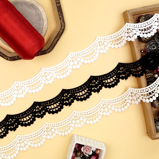 One Side Border Shuttle Lace