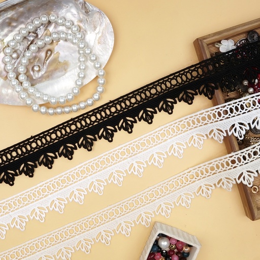 One Side Border Shuttle Lace