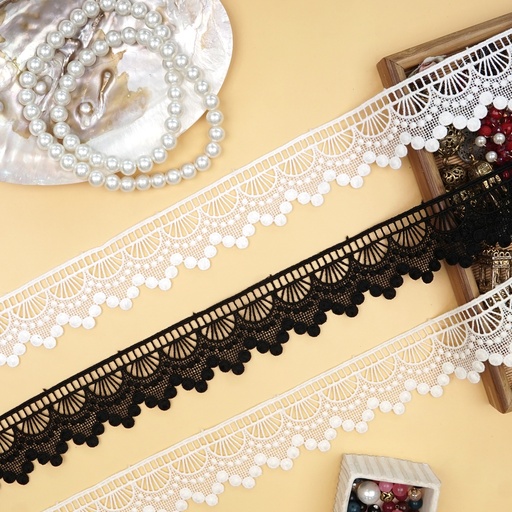 One Side Border Shuttle Lace