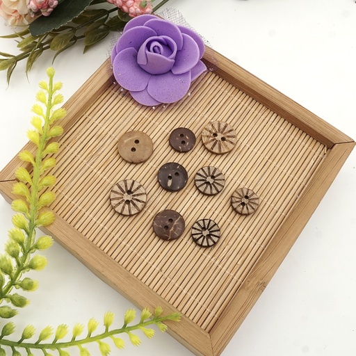 Engraved Lines 2 Hole Coconut Button