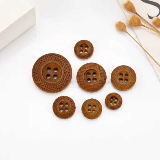 Flat Border in Gucci Design 4-Hole Wooden Button