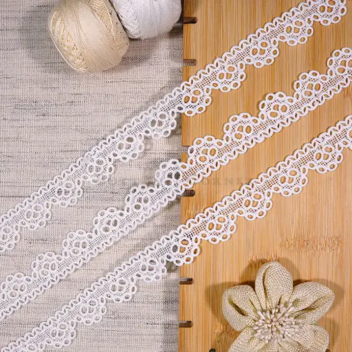 One Side Border Shuttle Lace