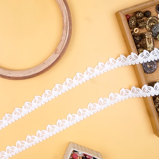 [12791-2 WHITE] One Side Border Shuttle Lace