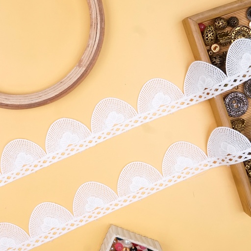 [17568-4 WHITE] One Side Border Shuttle Lace