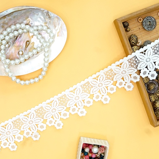 [21935 WHITE] One Side Border Shuttle Lace