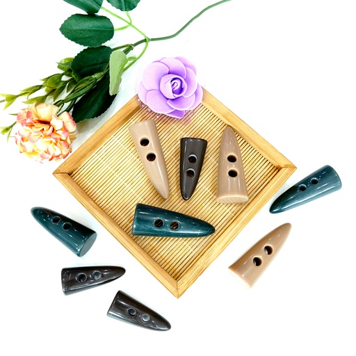 Horn Shape Polyester Toggle Button