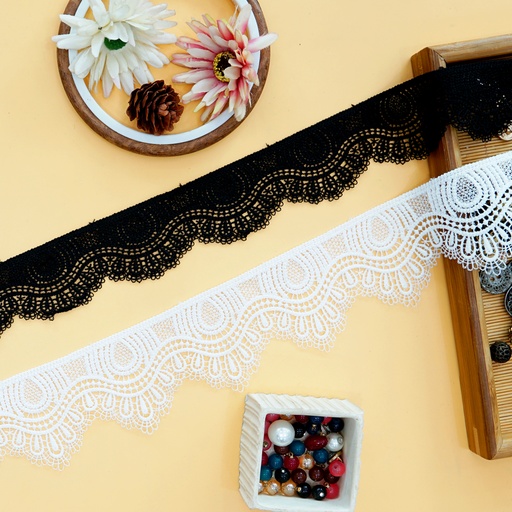 One Side Border Shuttle Lace