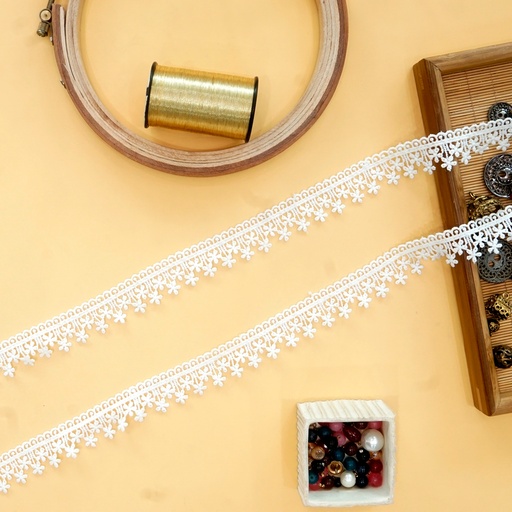 [MYB893 WHITE] One Side Border Shuttle Lace