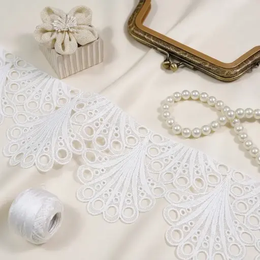 One Side Border Shuttle Lace