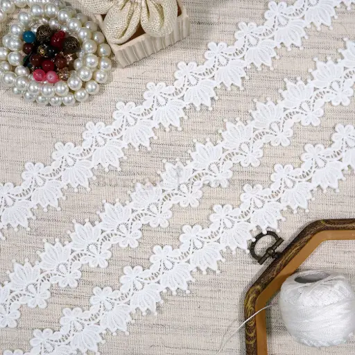 [A1004-8 WHITE] Applique Design Shuttle Lace