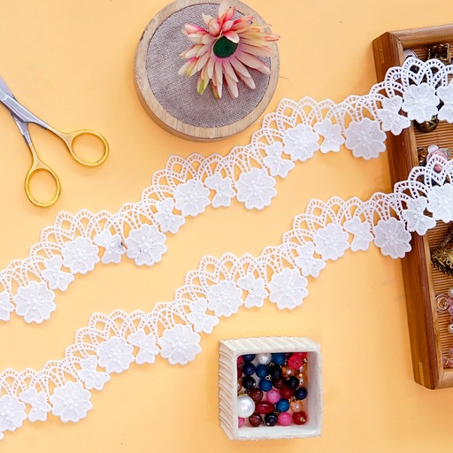 [A7004A WHITE] One Side Border Shuttle Lace