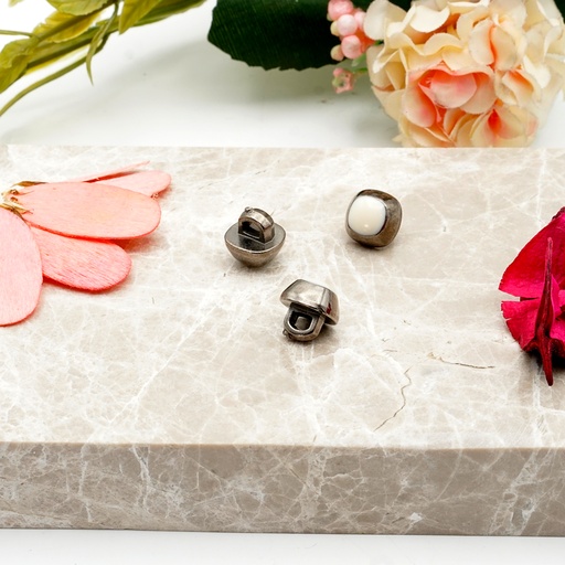 [PB4636 OFF WHITE] Enamel Coated Square Shank Button