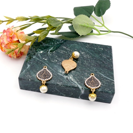 [FB16-1 BLACK] Betel Leaf Enamel Coated Pearl Hanging