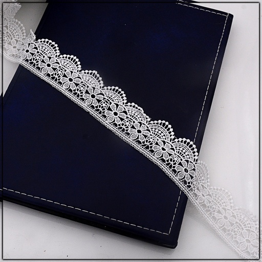 [AL822-WHITE] One Side Border Shuttle Lace