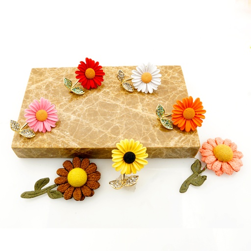 Daisy Flower Pin Badge Rhinestone