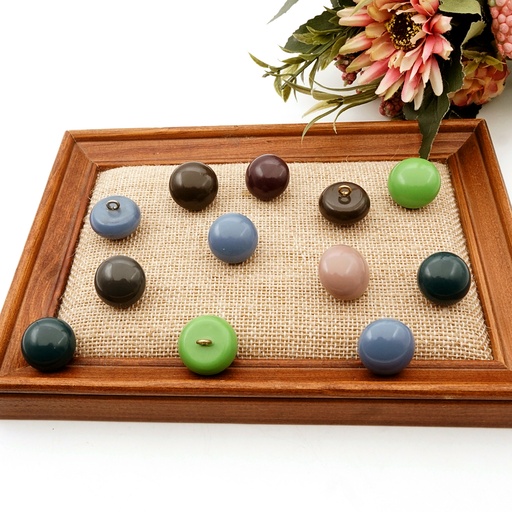 Dome Shank Button In Metal Hook