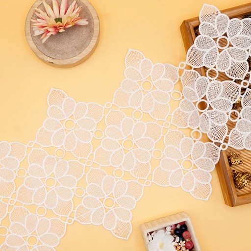 [88508-20 WHITE] Flower Patch Shuttle Lace