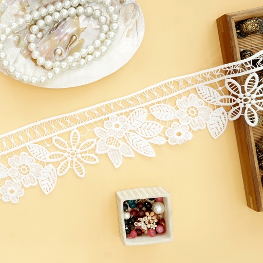 [51646-8 WHITE] One Side Border Shuttle Lace