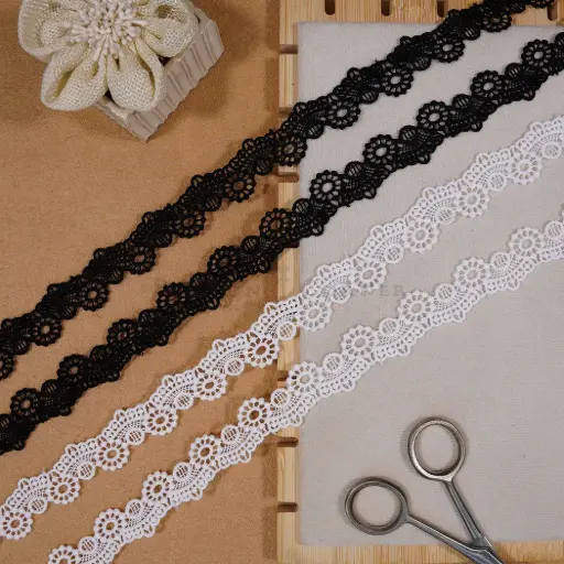 One Side Border Shuttle Lace