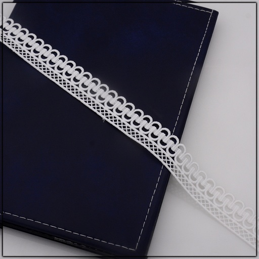 One Side Border Shuttle Lace