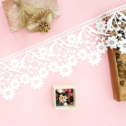 [17550-11 WHITE] One Side Border Shuttle Lace
