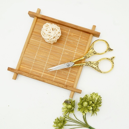 [GPT-05-3] Lily Vintage Style Scissors