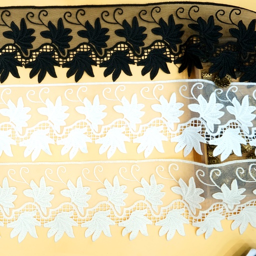 One Side Border Shuttle Net Lace