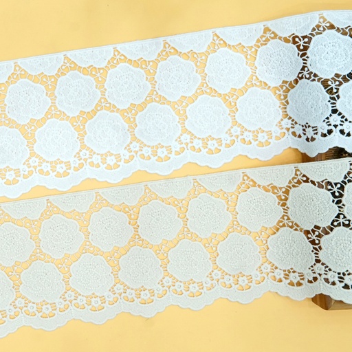 One Side Border Shuttle Lace