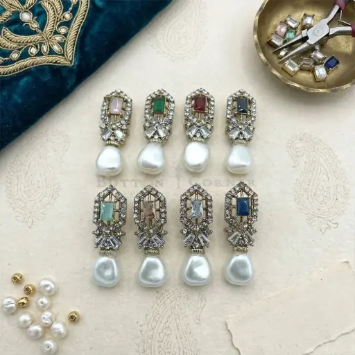 Gold Base Fancy Kundan Button