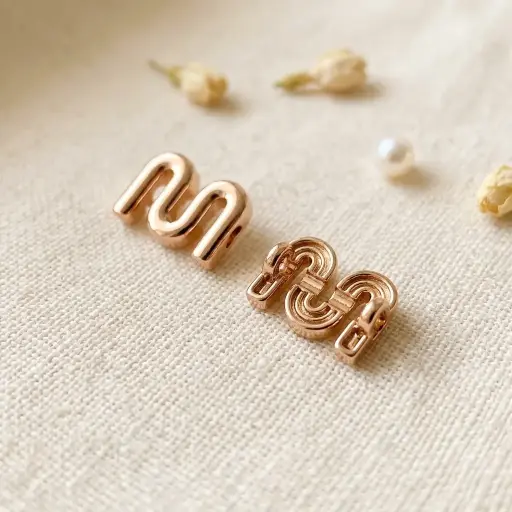 [61658 GOLD] Mini Zigzag Design Metal Bar Pin