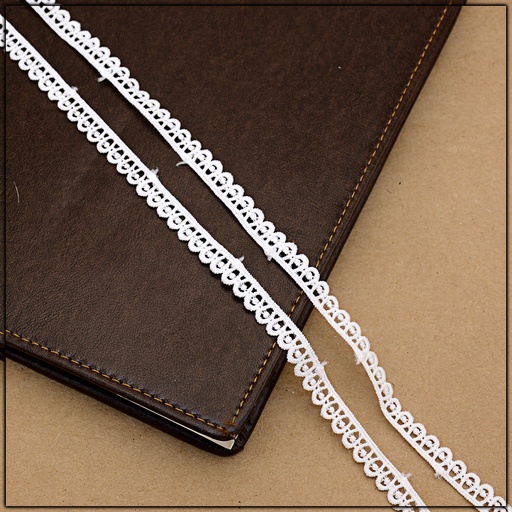 One Side Border Shuttle Lace