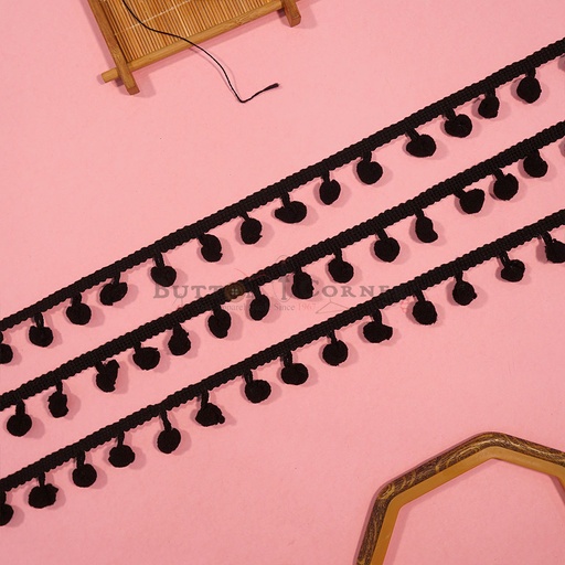 Wool Ball Hanging Lace