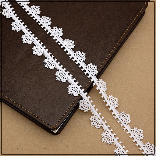 [ALN225-WHITE] One Side Border Shuttle Lace