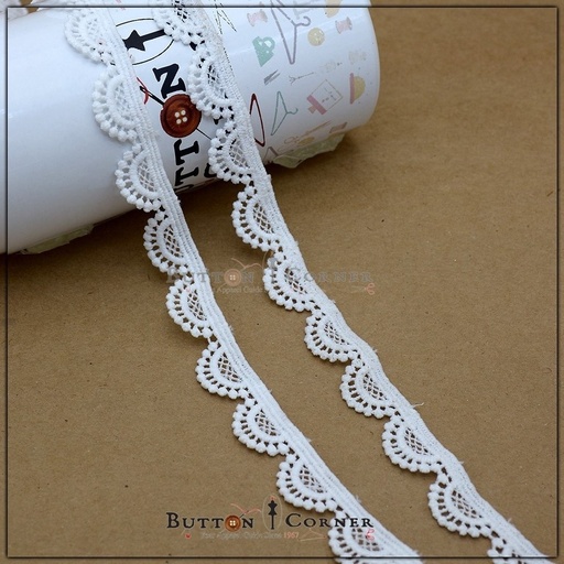 One Side Border Shuttle Lace
