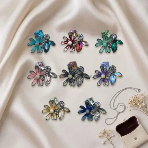 Baroque Style Rhinestone Flower Pendant