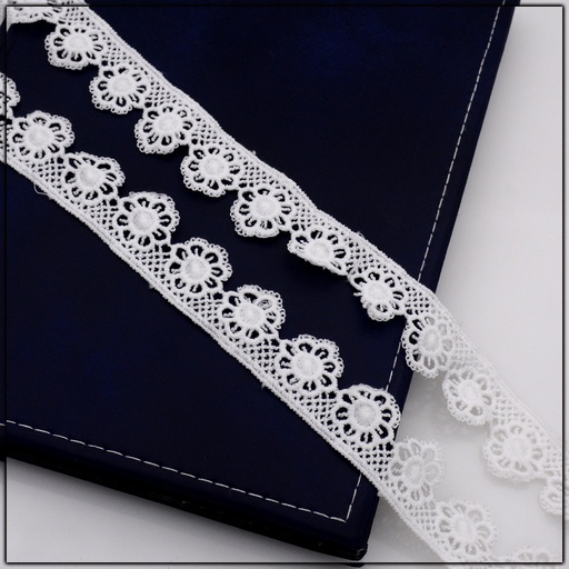 [ALN249-WHITE] One Side Border Shuttle Lace
