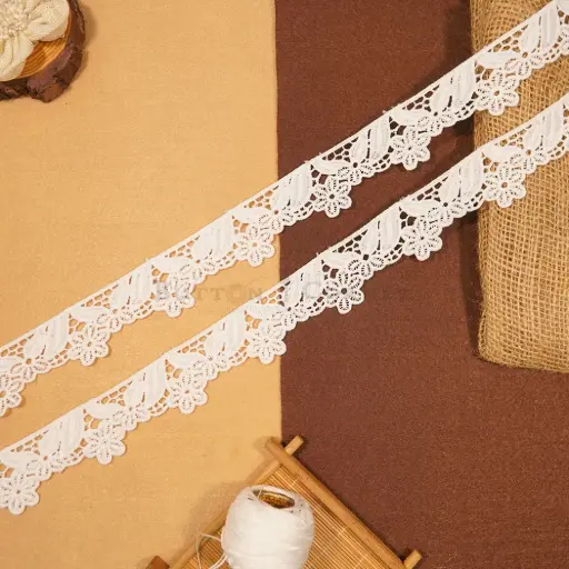 [ALN476 WHITE] One Side Border Shuttle Lace