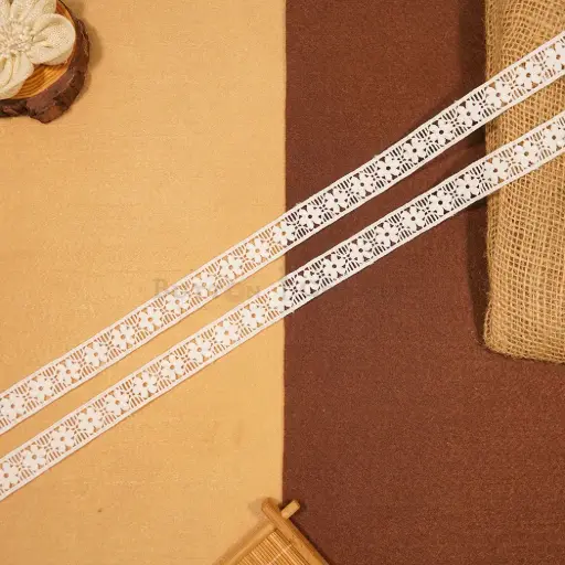[ALN485 WHITE] Double Side Border Shuttle Lace