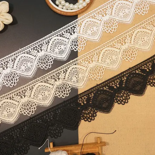 One Side Border Shuttle Lace