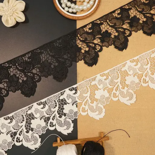 One Side Border Shuttle Lace