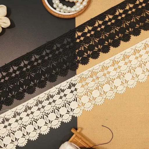 One Side Border Shuttle Lace