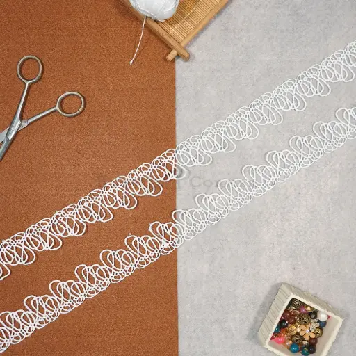 [D3936 WHITE] One Side Border Shuttle Lace
